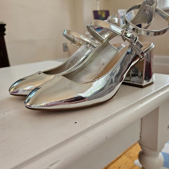 Super Gorgeous Siver Aldo Strappy Heels Size 8.5 - Picture 6 of 6